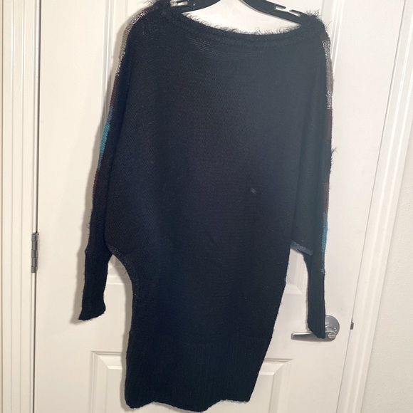 BCBG Maxazria Tunic Sweater, Vintage Style, size small. - Picture 2 of 5